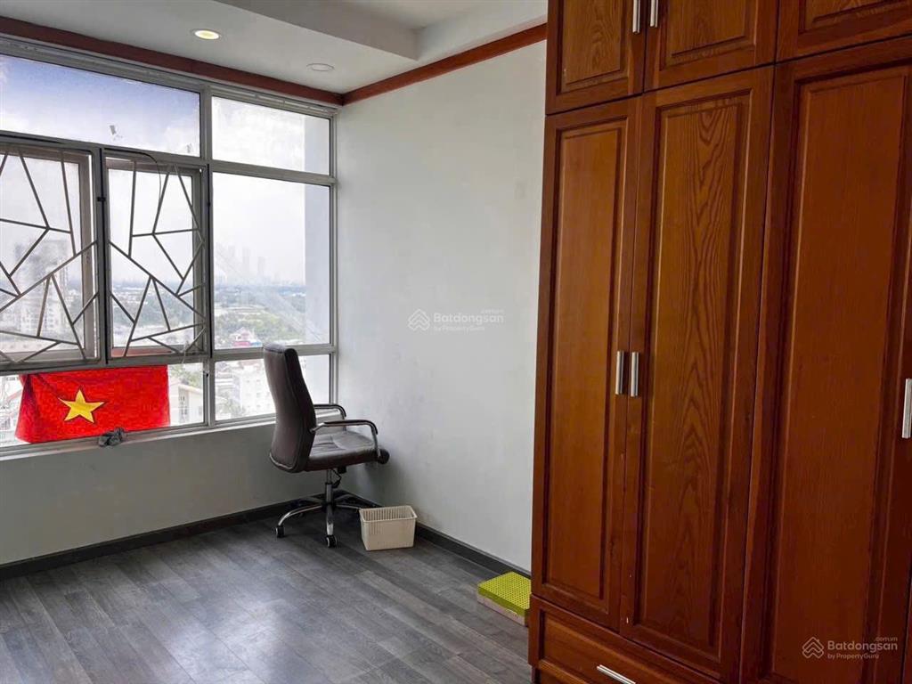 Cho thuê cc 3pn 2wc tại phú hoàng anh, 128m2, 13 triệu vnd