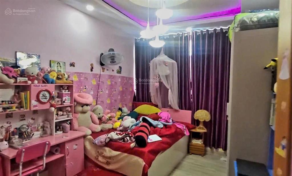 Bán cc phú hoàng anh, 4 tỷ vnd, 128m2, 3pn, 3wc, nhiều tiện ích, chính chủ đẹp