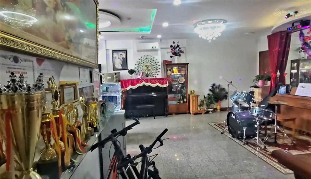 Bán cc phú hoàng anh, 4 tỷ vnd, 128m2, 3pn, 3wc, nhiều tiện ích, chính chủ đẹp