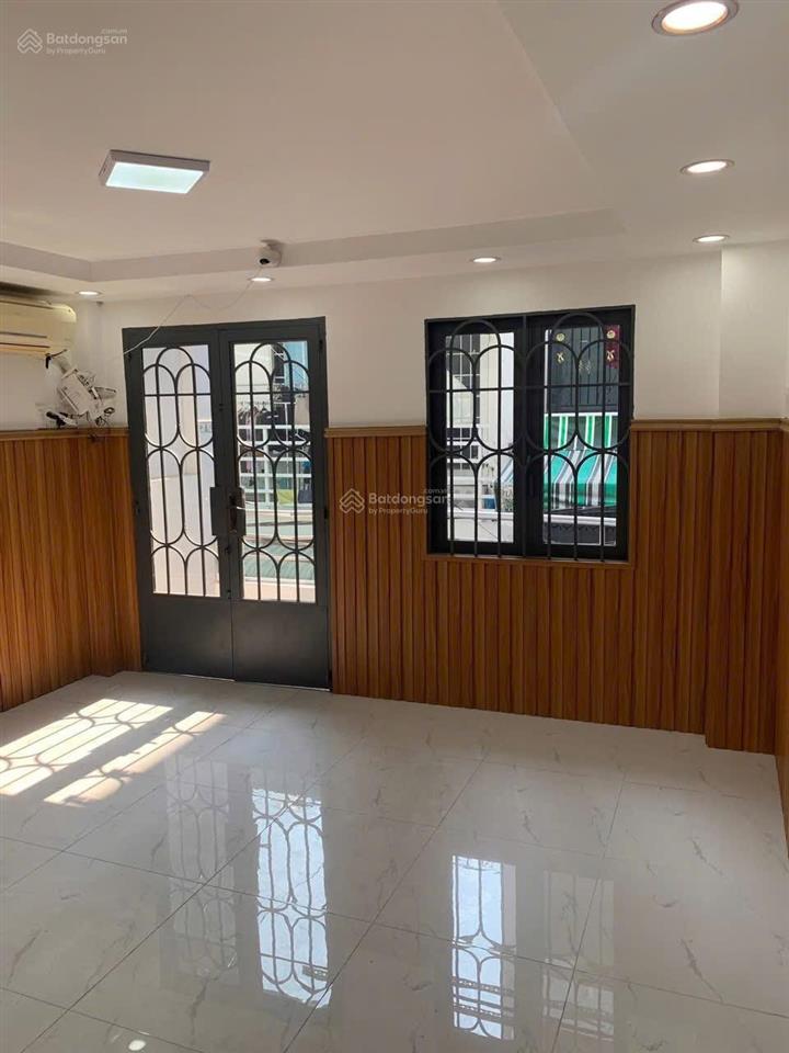 4 tỷ 5  hẻm xe hơi 4m  cách mt bùi văn ba 30m  nhà 3 tầng  ngang 4m