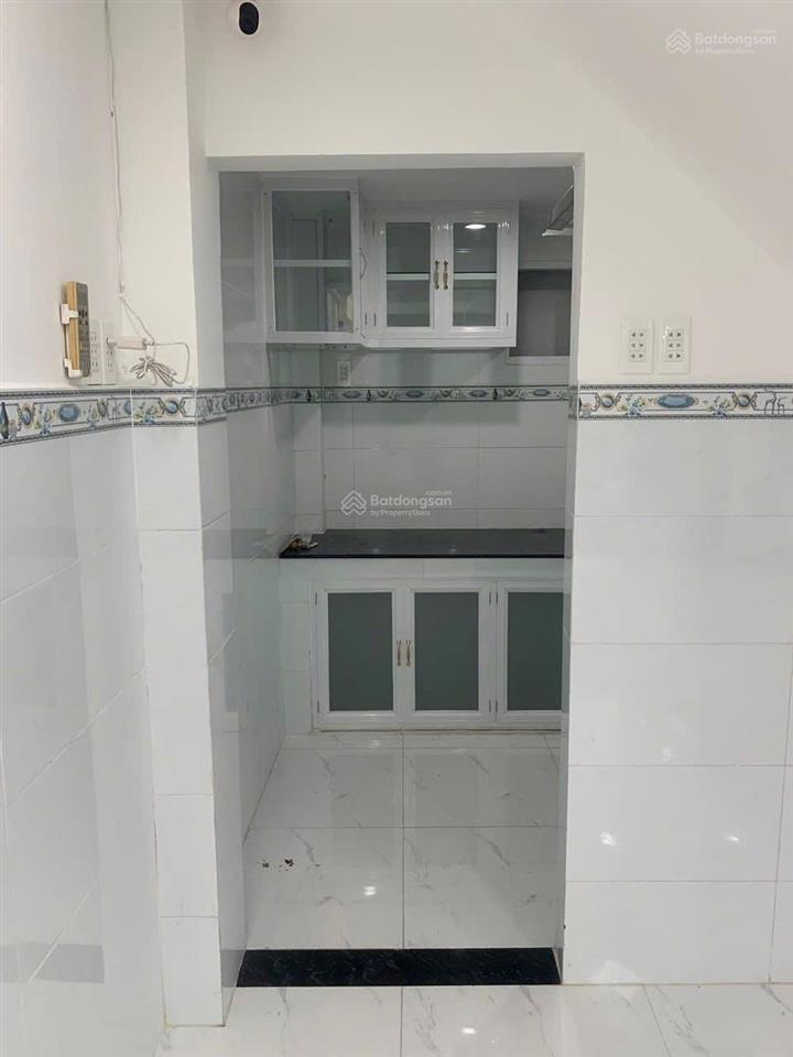 4 tỷ 5  hẻm xe hơi 4m  cách mt bùi văn ba 30m  nhà 3 tầng  ngang 4m