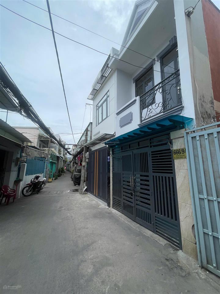 3 tỷ 690  hẻm 4m  thẳng 1 trục  cách htp chỉ 20m  phú thuận q7  cách nguyễn thị thập 400m