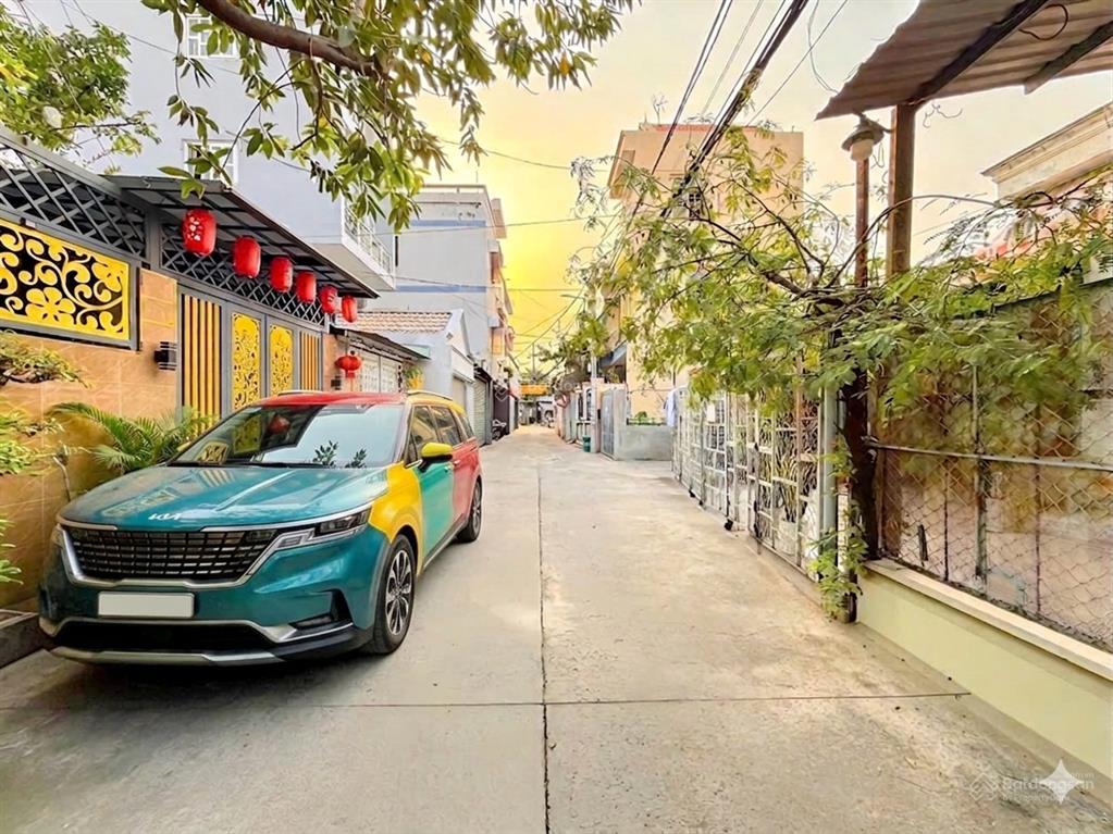5tỷ9  110m² (5x22m)  hẻm xe tải  qua q7 chỉ 200m  huỳnh tấn phát, nb