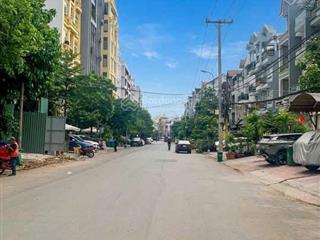8.5 tỷ  120m² (ngang 4 x 30m) | đường 8m  3 tầng  có phòng ngủ dưới trệt  cao thị chính, quận 7