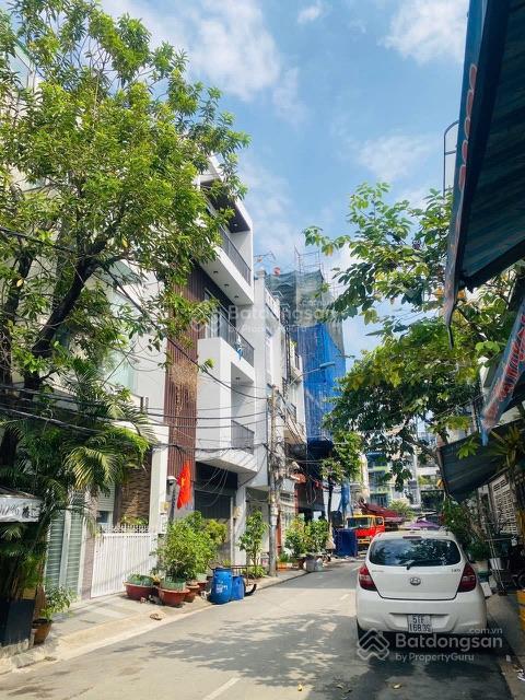 4.3tỷ  mt đường 14m, vỉa hè 1.5m  5 tầng  4 pn  sơn lại nhẹ cho thuê 15tr/th