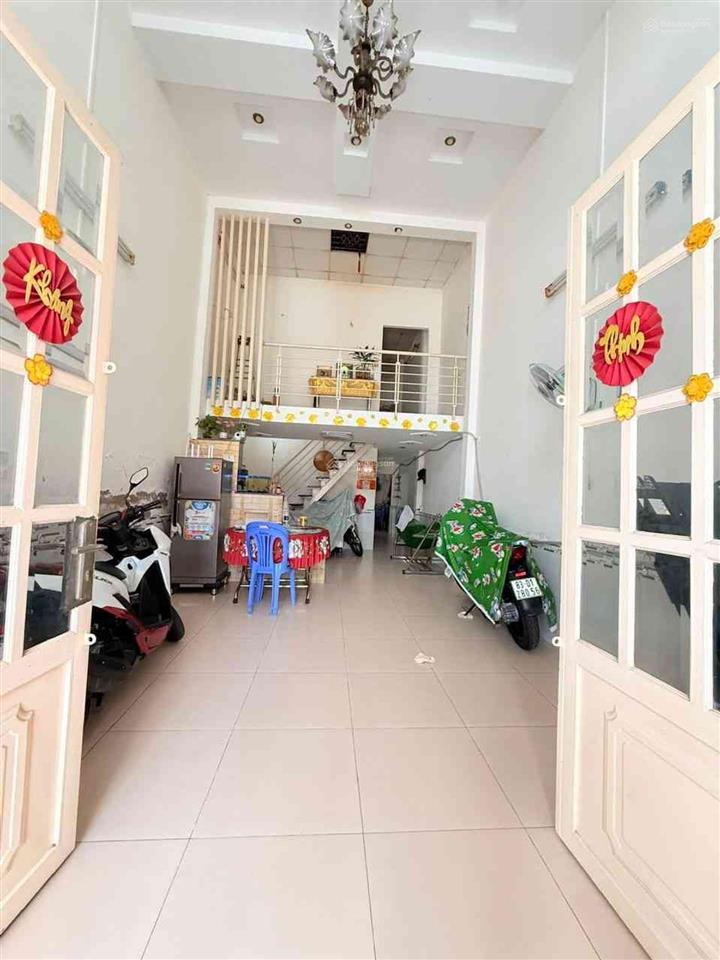 5 tỷ mấy  đủ 60m2  4x15m  đường 6m  hxh 7 chỗ  150m ra mt huỳnh tấn phát