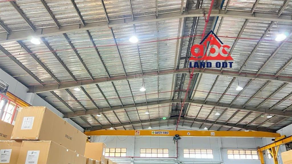 Cho thuê xưởng trong kcn hố nai  p hố nai. đồng nai. 5200m2. có sẵn nhiều cẩu trục. chỉ 395tr