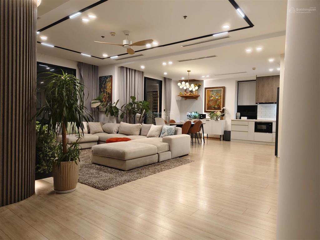 Chính chủ cực thiện chí bán căn hộ 4pn, 190m, tầng cao, full đồ đẹp, bc nam tại times city, giá tốt