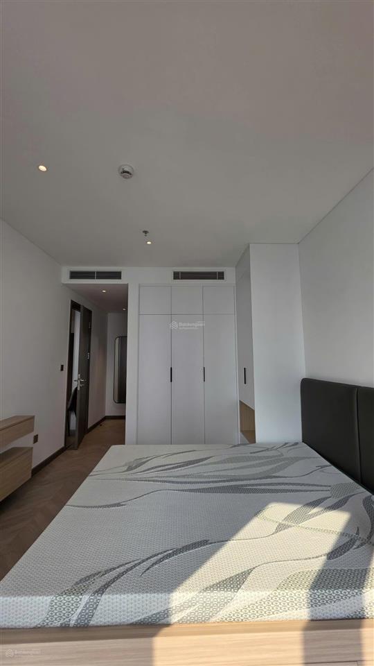 Cần bán nhanh căn hộ 3pn, tầng cao, view hồ tây, n01t6 ngoại giao đoàn, giá cực tốt! [0989 826 ***]