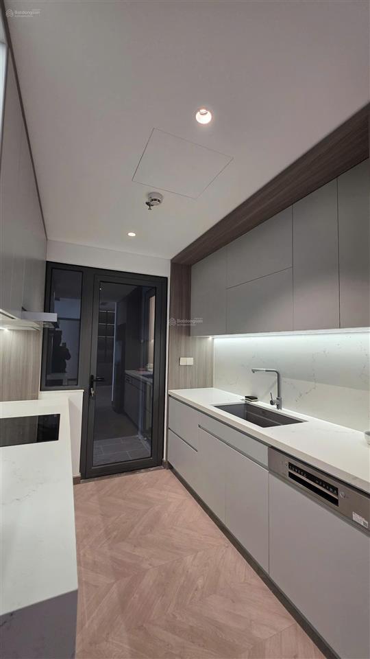 Cần bán nhanh căn hộ 3pn, tầng cao, view hồ tây, n01t6 ngoại giao đoàn, giá cực tốt! [0989 826 ***]
