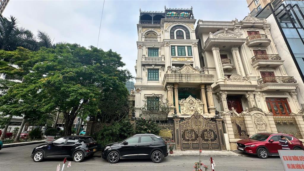 Cần bán nhanh nhà mặt phố âu cơ, phường tây hồ, 100m2, mặt tiền 5m, giá cực tốt, kinh doanh đỉnh!