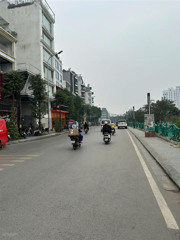 Cần bán nhanh nhà mặt phố âu cơ, phường tây hồ, 100m2, mặt tiền 5m, giá cực tốt, kinh doanh đỉnh!