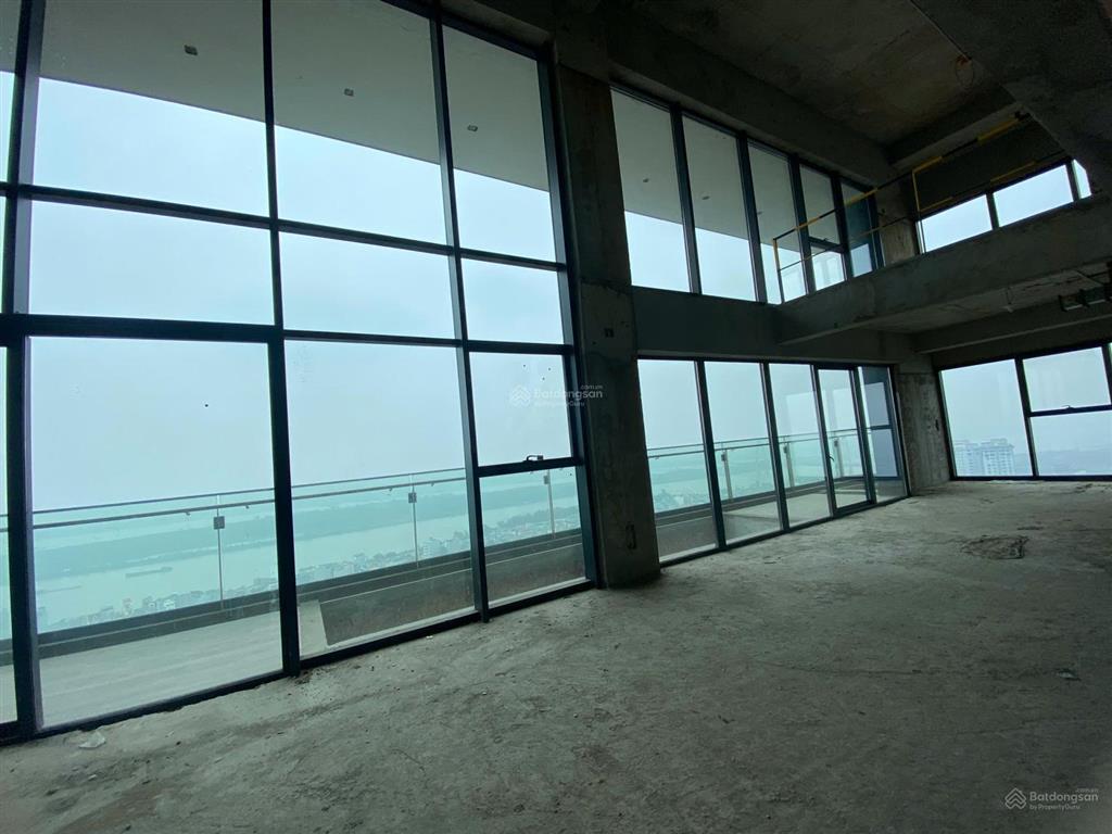 Duy nhất 1 căn penthouse đẹp nhất tây hồ 495m2, view trọn sông hồng và hồ tây giá chỉ hơn 131tr/m2