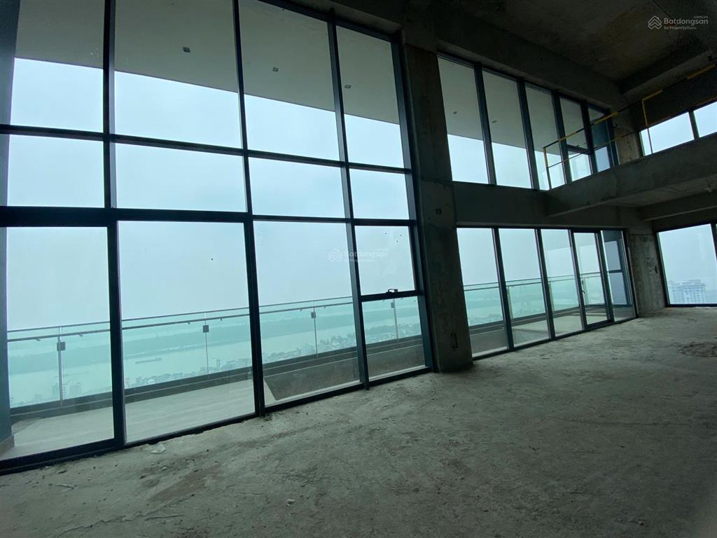 Duy nhất 1 căn penthouse đẹp nhất tây hồ 495m2, view trọn sông hồng và hồ tây giá chỉ hơn 131tr/m2