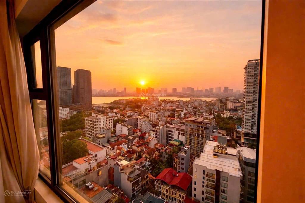 Chính chủ cần bán nhanh căn hộ 3pn, tầng cao view hồ tây tuyệt đẹp, d'.le roi soleil, 59 xuân diệu