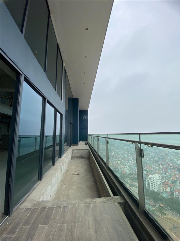 Hiếm có 1 căn penthouse đẹp tây hồ 495m2, view trọn sông hồng và hồ tây giá chỉ hơn 131tr/m2