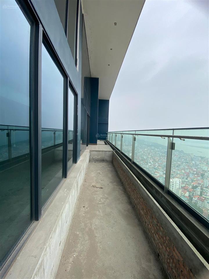 Hiếm có 1 căn penthouse đẹp tây hồ 495m2, view trọn sông hồng và hồ tây giá chỉ hơn 131tr/m2