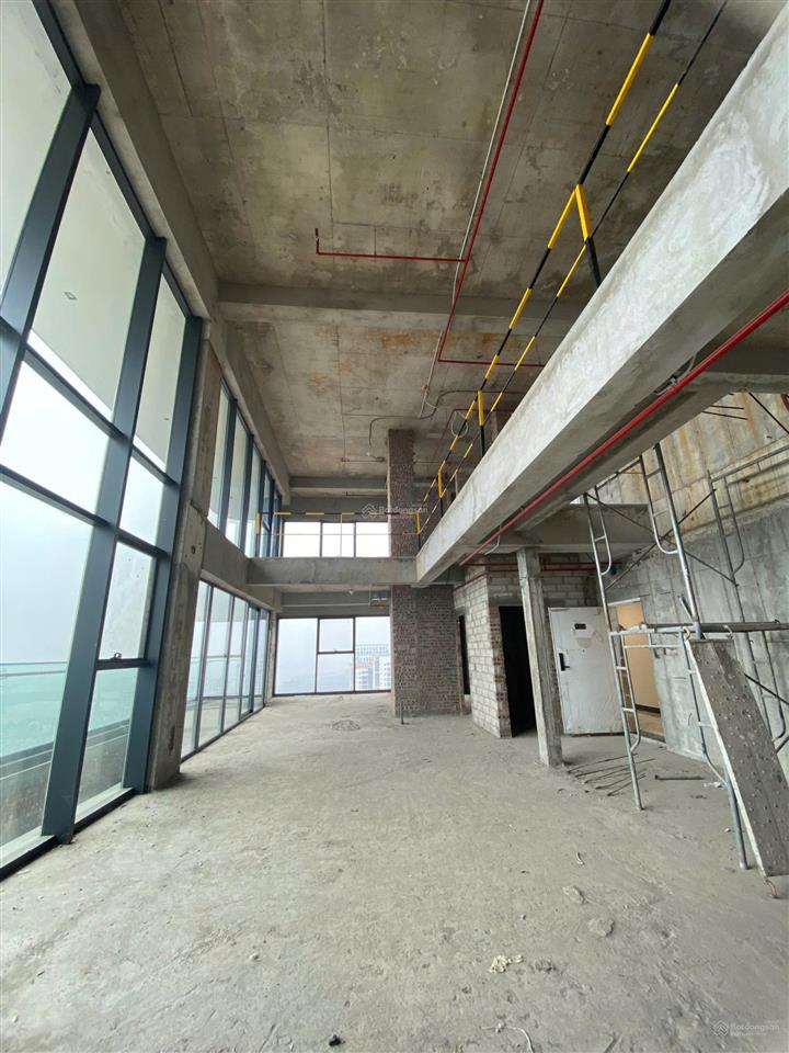Hiếm có 1 căn penthouse đẹp tây hồ 495m2, view trọn sông hồng và hồ tây giá chỉ hơn 131tr/m2