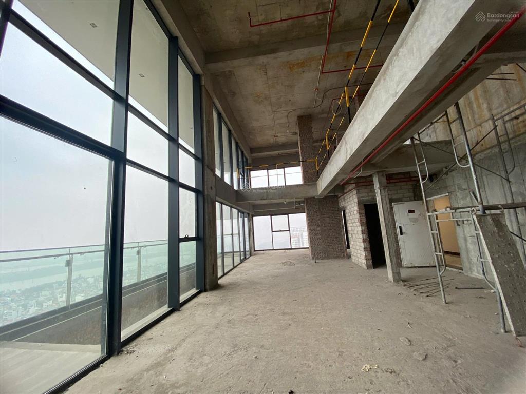 Hiếm có 1 căn penthouse đẹp tây hồ 495m2, view trọn sông hồng và hồ tây giá chỉ hơn 131tr/m2