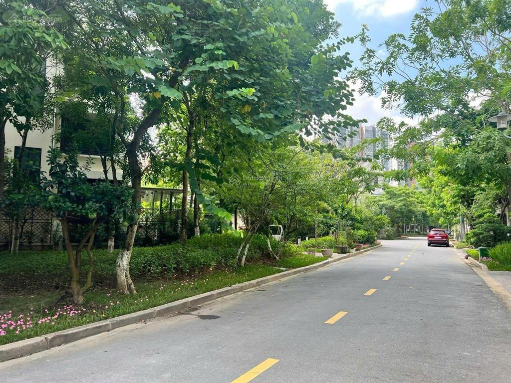 Cần tìm chủ nhân vip cho căn đơn lập góc, view hồ đỉnh, nội thất châu âu  starlake, giá thỏa thuận