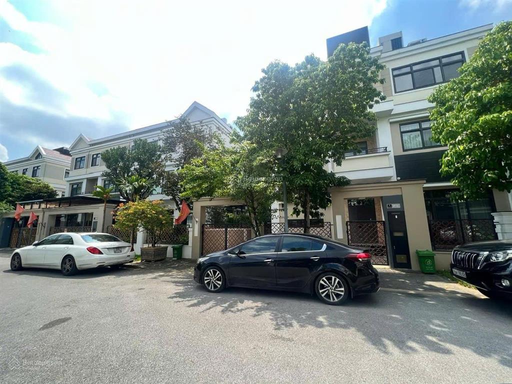 Cần tìm chủ nhân vip cho căn đơn lập góc, view hồ đỉnh, nội thất châu âu  starlake, giá thỏa thuận