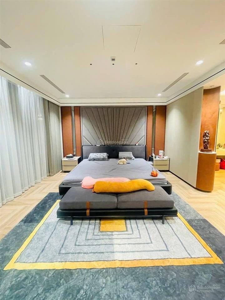 Tôi chính chủ bán nhà phố cát linh lô góc thang máy 14.8 tỷ miễn trung gian