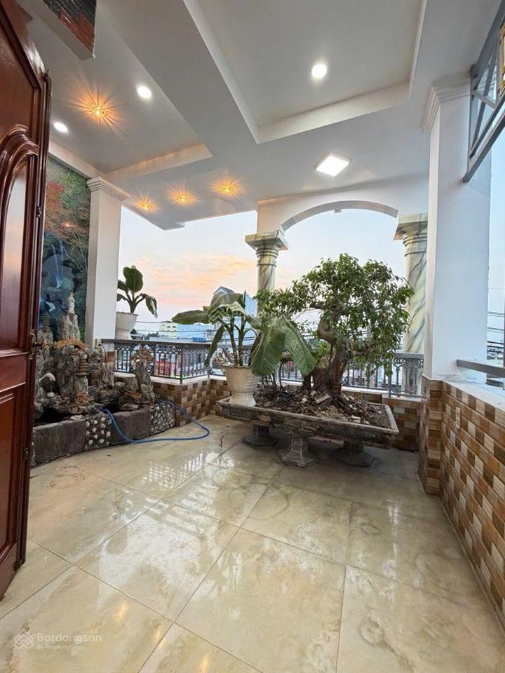 Nhà mặt tiền ,kinh doanh đa ngành nghề  vị trí đắc địa