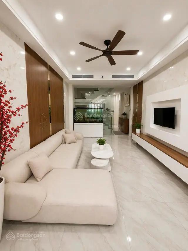 Mặt tiền kinh doanh 5 tầng  sầm uất  khu vực phát triển mạnh nhất quận 12 