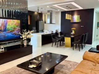 Chủ nhà cắt lỗ bán căn 2 ngủ sáng full nội thất ở royal city , tầng trung , view đẹp