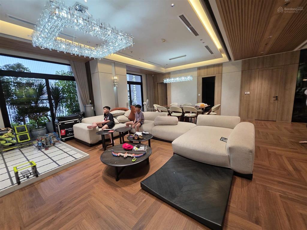 Đập thông 4pn 3wc royal city, 28,5 tỷ, 230m2 view hướng mát, bể bơi. rẻ nhất thị trường