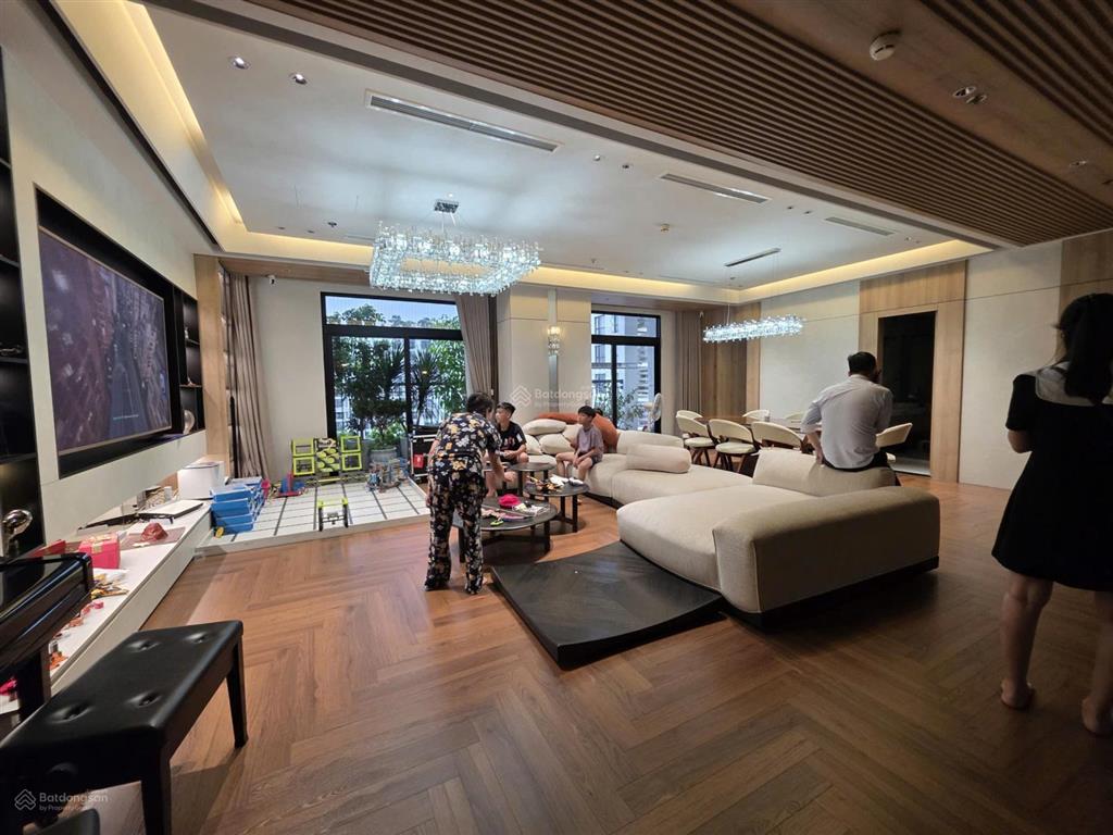 Đập thông 4pn 3wc royal city, 28,5 tỷ, 230m2 view hướng mát, bể bơi. rẻ nhất thị trường