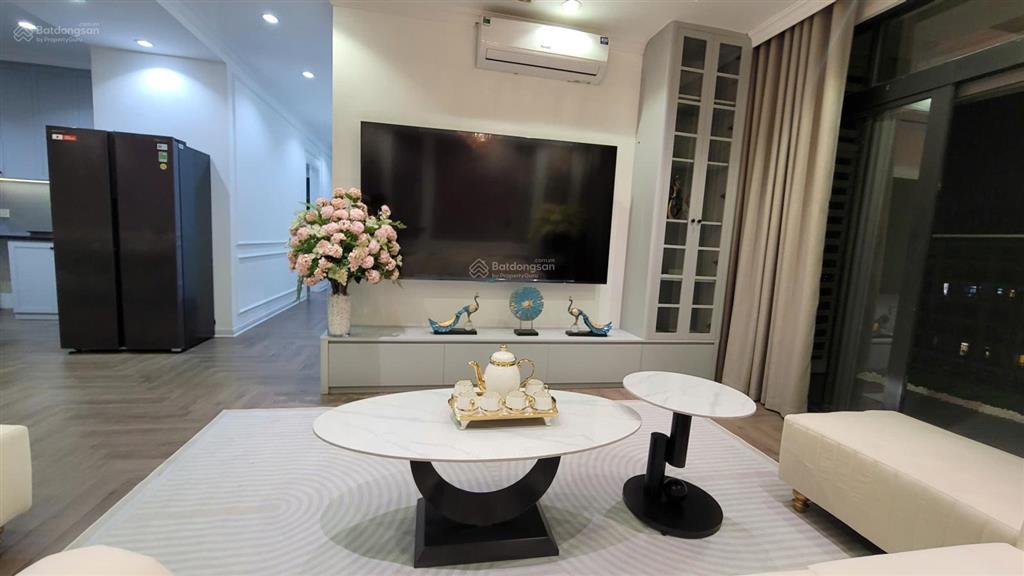 Căn góc 3 ngủ sáng 133m² giá tốt nhất ở royal city chỉ 16,x tỷ