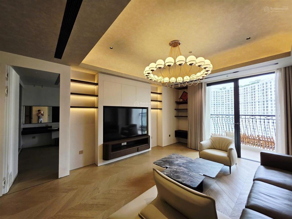 Đập thông 4 ngủ full nội thất xịn giá hời royal city