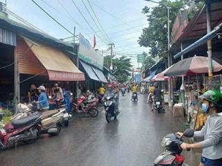 Cực gấp giảm mạnh 470tr từ 5tỷ xuống còn 4,53 tỷ. đối diện chợ buôn bán cực đông đúc phải nhanh ạ