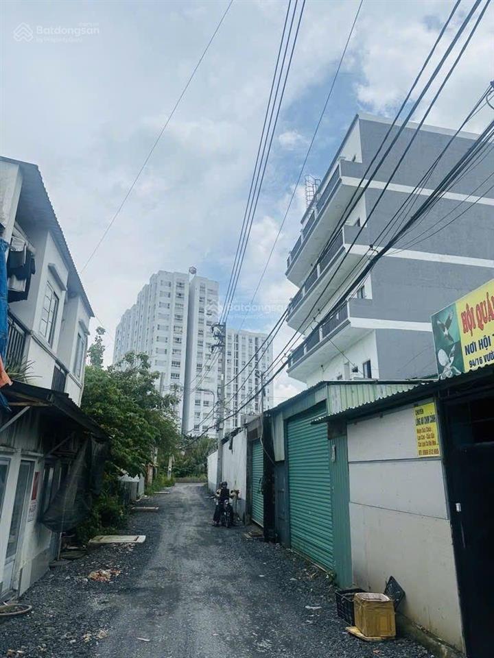 Bán nhà cấp 4 dt228m2(18,7x13) đường vườn lài, phường an phú đông,q12.hẻm ôtô.