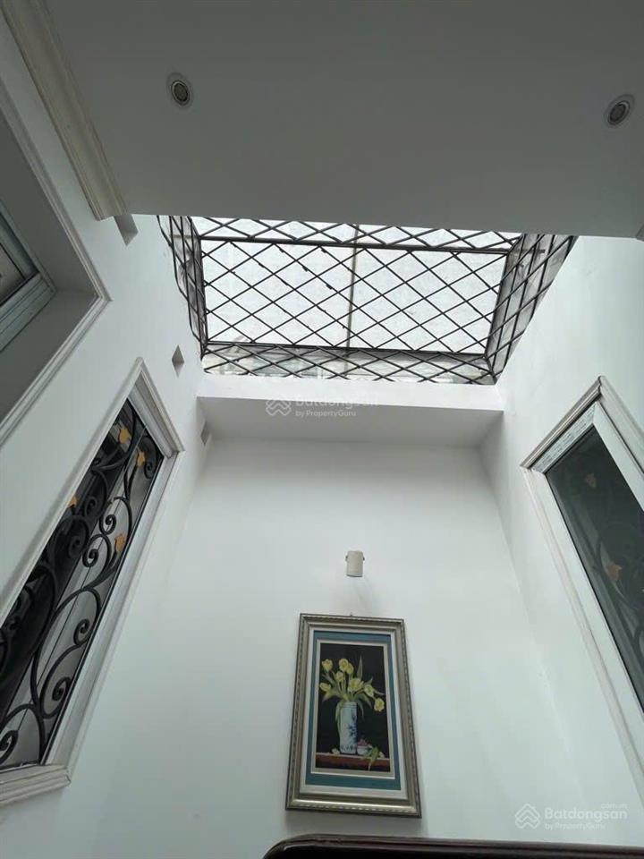 Thái hà  nhà đẹp sân vườn  ô tô đỗ cửa  2 thoáng  60m2 15.9 tỷ