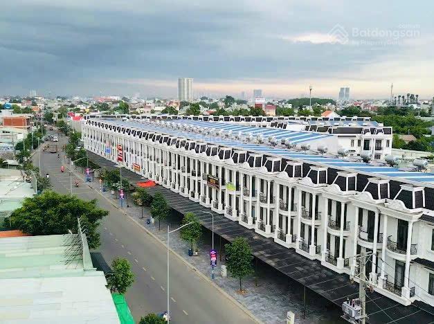 Bán mặt tiền shophouse royal town dĩ an, 6,5 tỷ vnd, 73,1m2, uy tín, giá cực chất