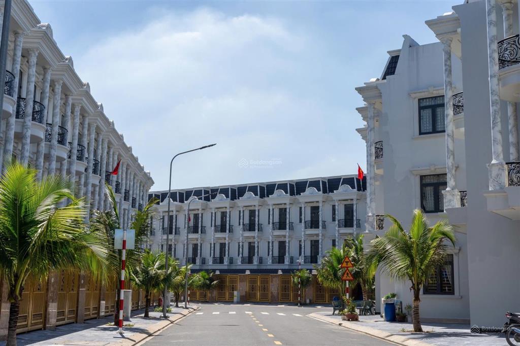 Bán mặt tiền shophouse royal town dĩ an, 6,5 tỷ vnd, 73,1m2, uy tín, giá cực chất