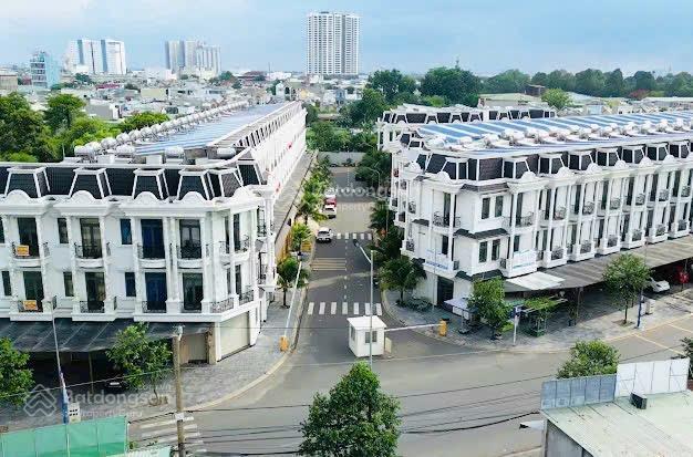 Bán mặt tiền shophouse royal town dĩ an, 6,5 tỷ vnd, 73,1m2, uy tín, giá cực chất