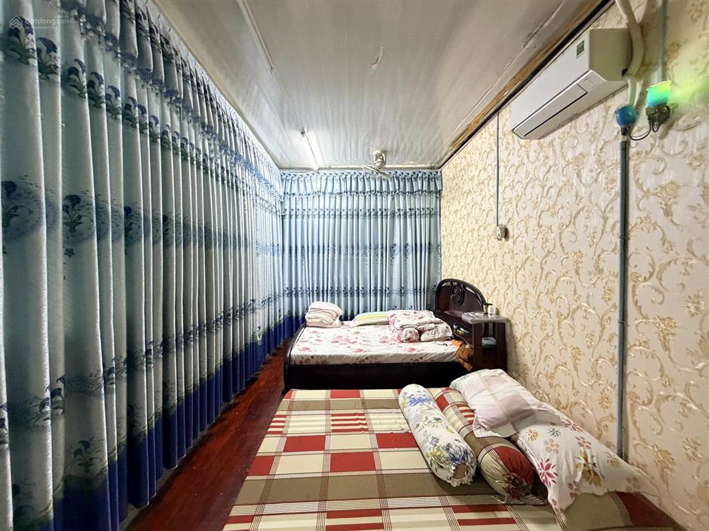 Nhà mặt tiền trưng trắc gần chợ đối diện là bờ kè sau này mở rộng vô cùng hiếm  mỹ tho