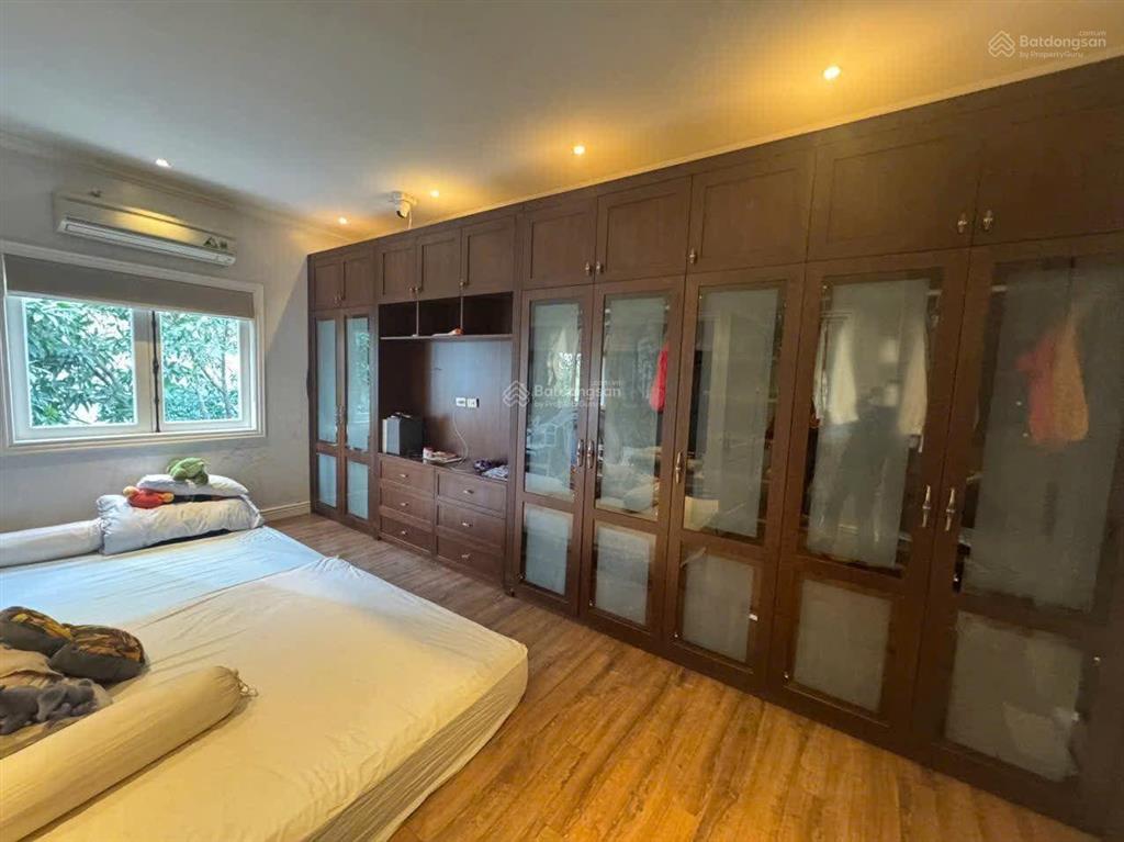 Biệt thự đơn lập kđtm yên hòa 253m  4t lô góc 2 mặt tiền, vỉa hè rộng, gần cv cầu giấy  125 tỷ