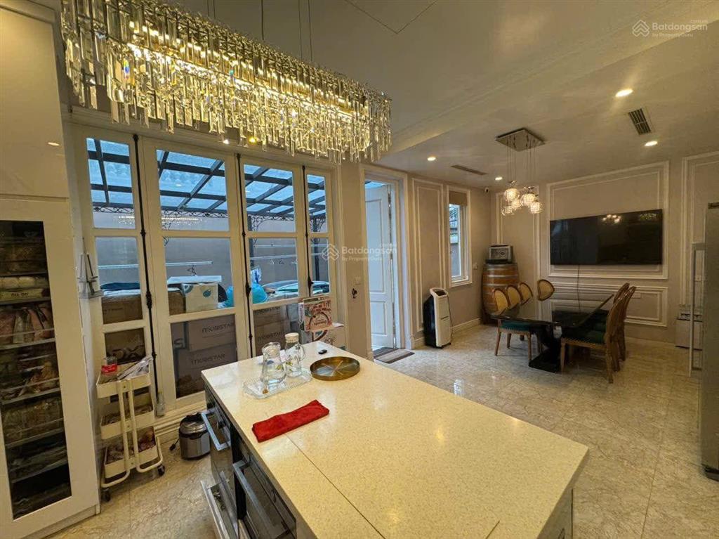 Biệt thự đơn lập kđtm yên hòa 253m  4t lô góc 2 mặt tiền, vỉa hè rộng, gần cv cầu giấy  125 tỷ