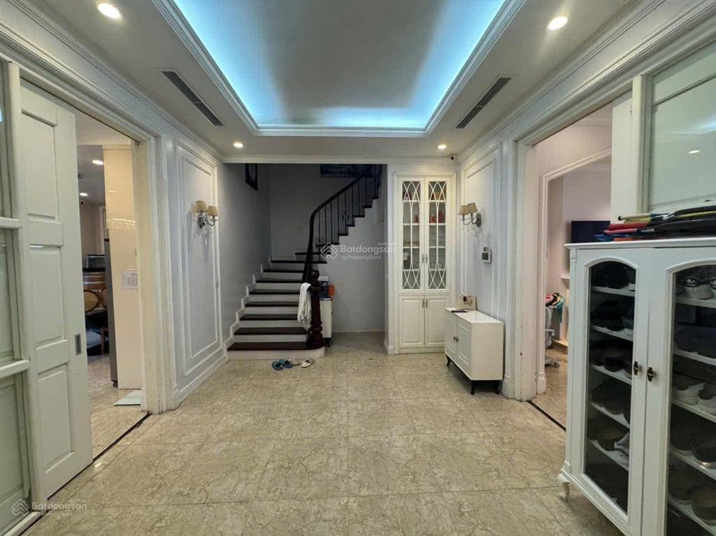 Biệt thự đơn lập kđtm yên hòa 253m  4t lô góc 2 mặt tiền, vỉa hè rộng, gần cv cầu giấy  125 tỷ