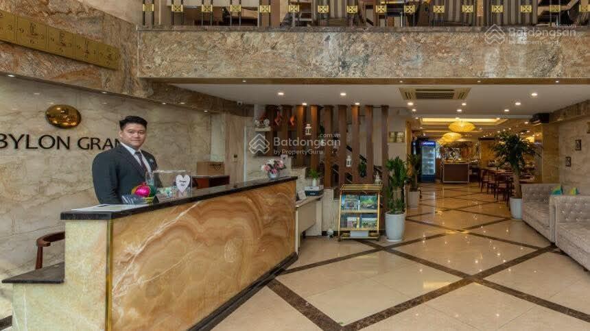 Bán toà khách sạn 12 tầng trung tâm ba đình view hồ trúc bạch  lô góc 3 thoáng  pháp lý đầy đủ