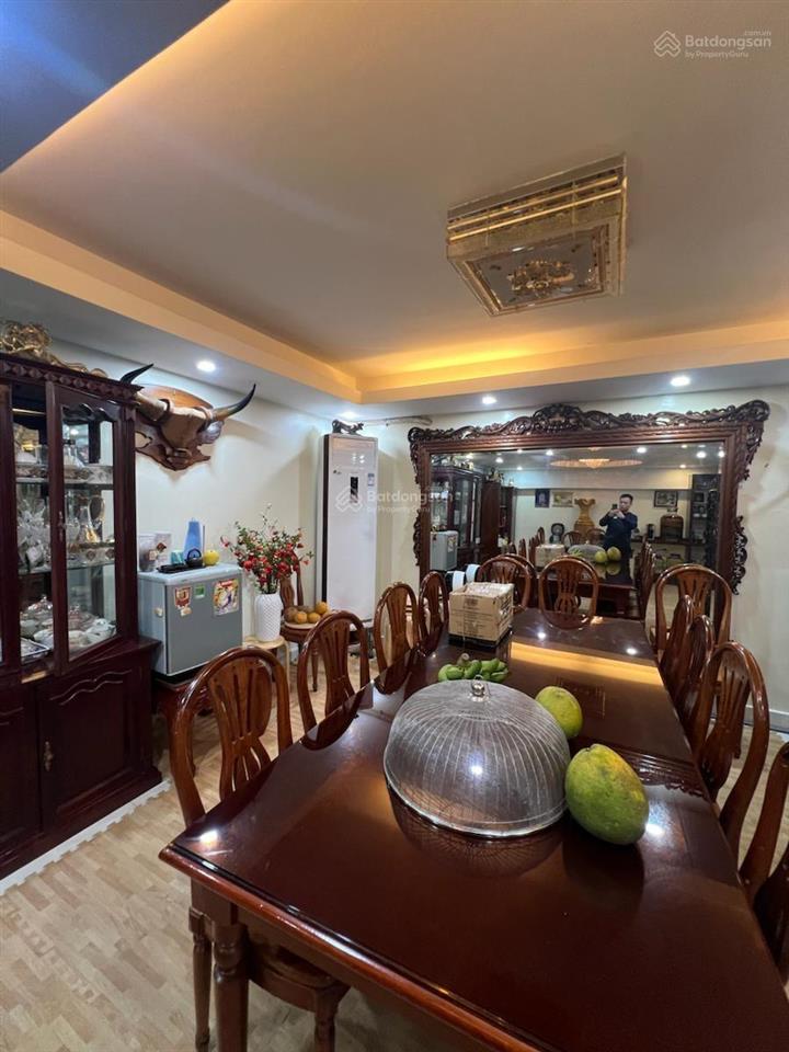 Biệt thự mini đẳng cấp cầu giấy 225m2 3 mặt thoáng ô tô qua nhà  giá 56 tỷ, qh ổn định