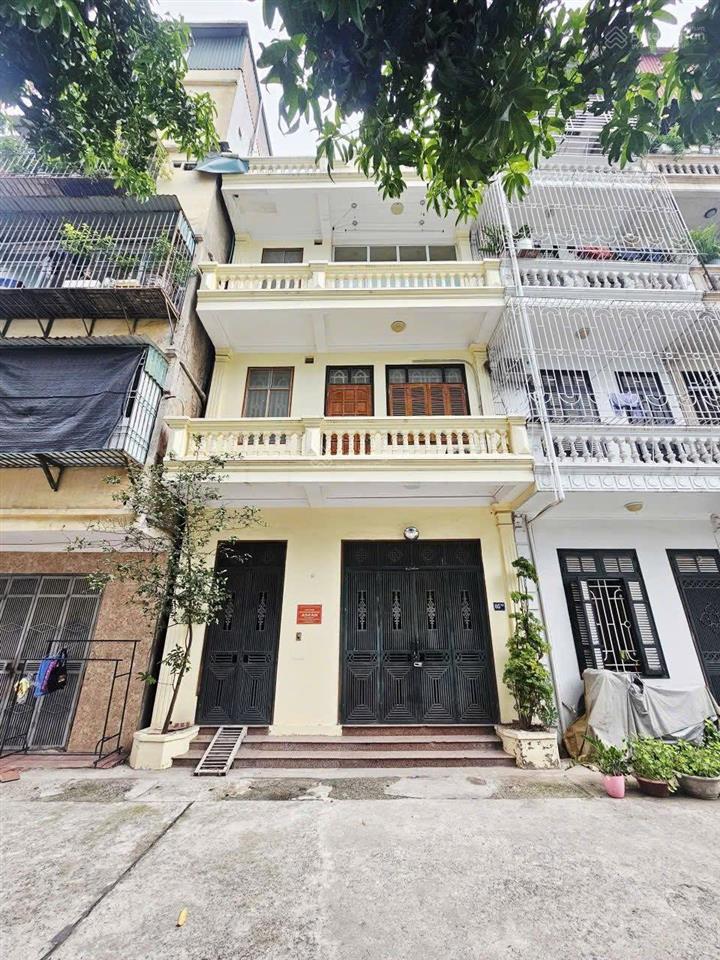 Bán nhà pl hoàng quốc việt, cầu giấy 55m  4t mt 5,8m  ô tô tránh  2 mặt thoáng  giá 19,9 tỷ