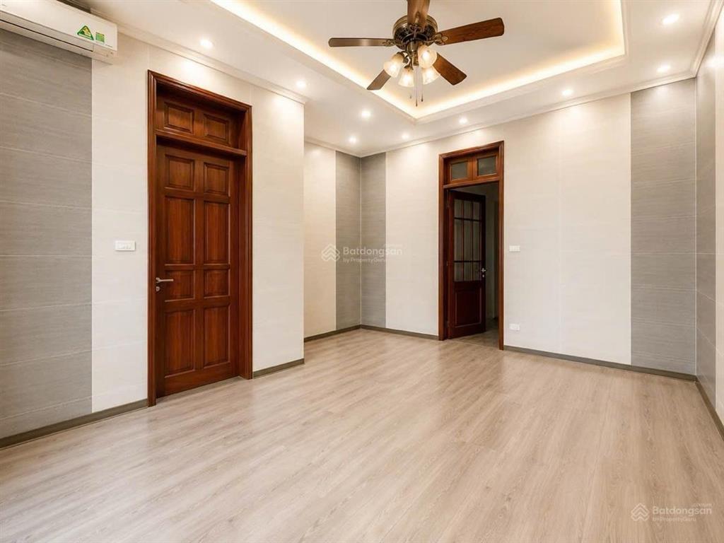 Bán nhà kim giang hoàng mai, 100m2  mt 5m, ô tô vào nhà, 20m ra phố, phù hợp văn phòng, ccmn