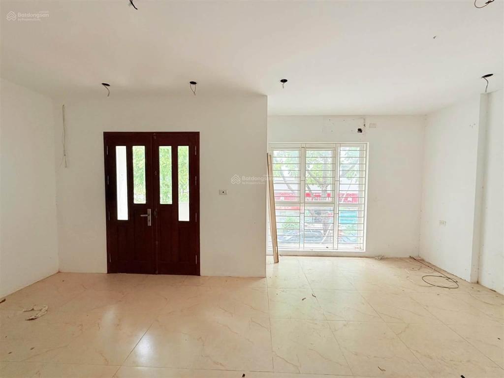 Bán liền kề khu trần bình, cầu giấy 106m2 mt 6,6m  ô tô vào nhà vỉa hè 27,8 tỷ
