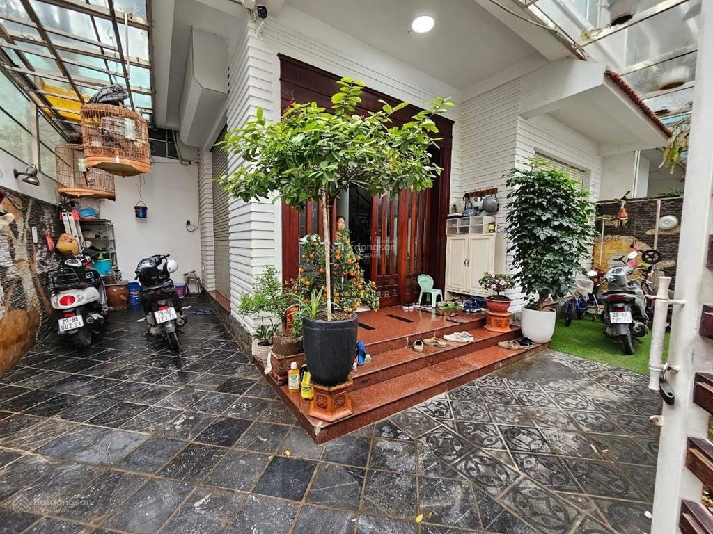 Phân lô đội nhân, ba đình  mt rộng 9,4m  căn góc 2 mặt thoáng  ô tô tránh  114m  giá 45,6 tỷ