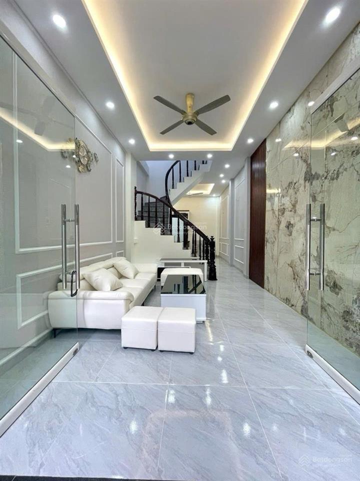 Mặt phố chiến thắng  ô tô tránh, đỗ  vỉa hè  kinh doanh 12,1 tỷ 35m  4t  mt 3,5m